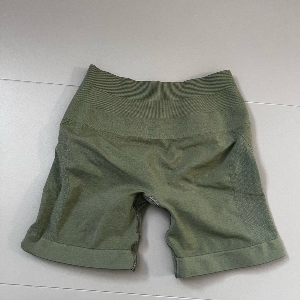Alphalete Amplify Contour Short